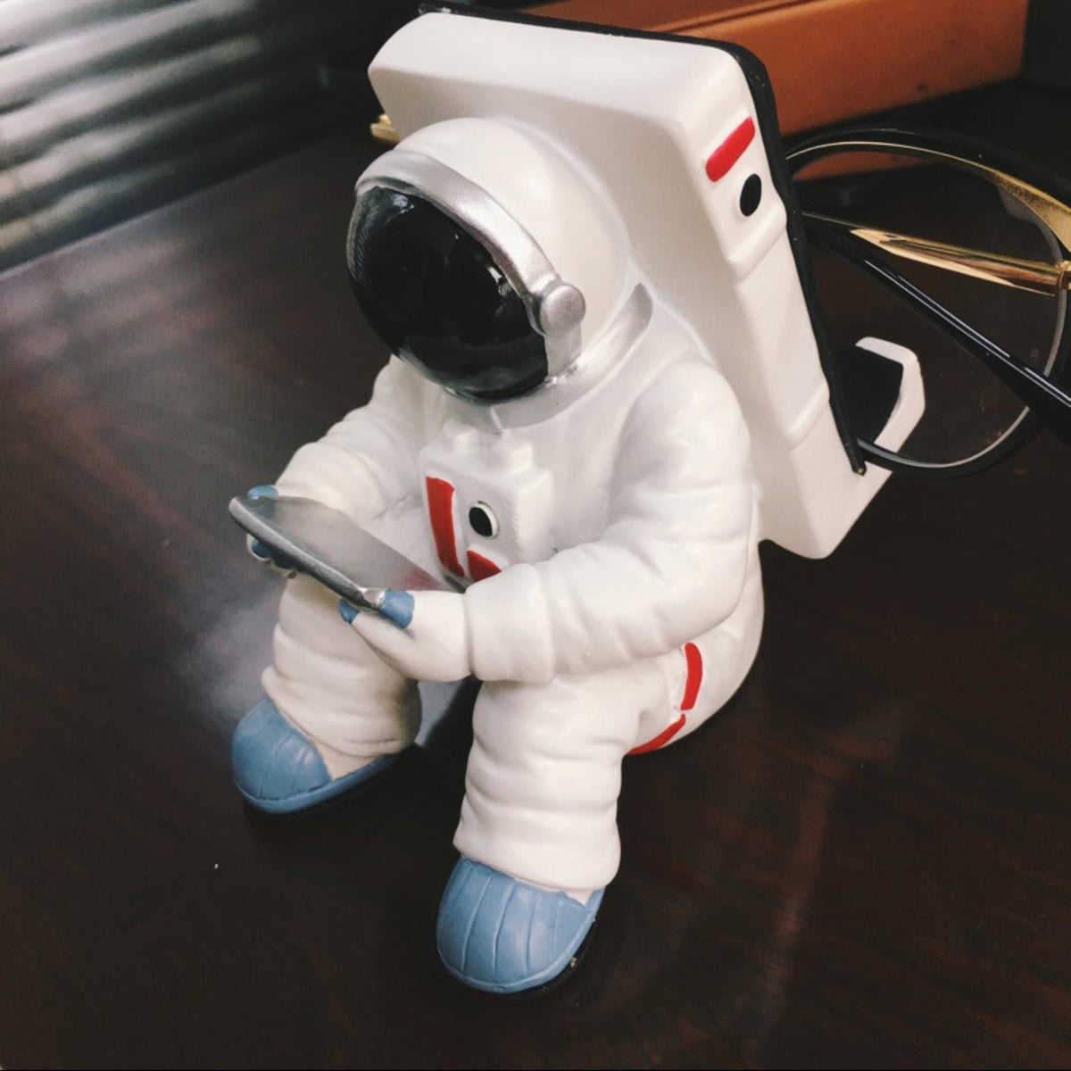 Astronaut Phone Stand